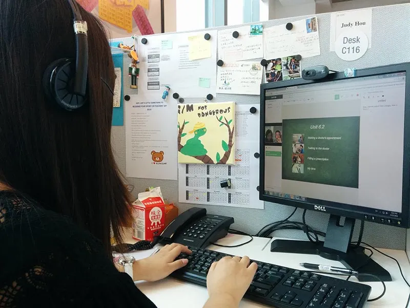Photo of an EF teacher teaching from a teaching center in Shanghai, China